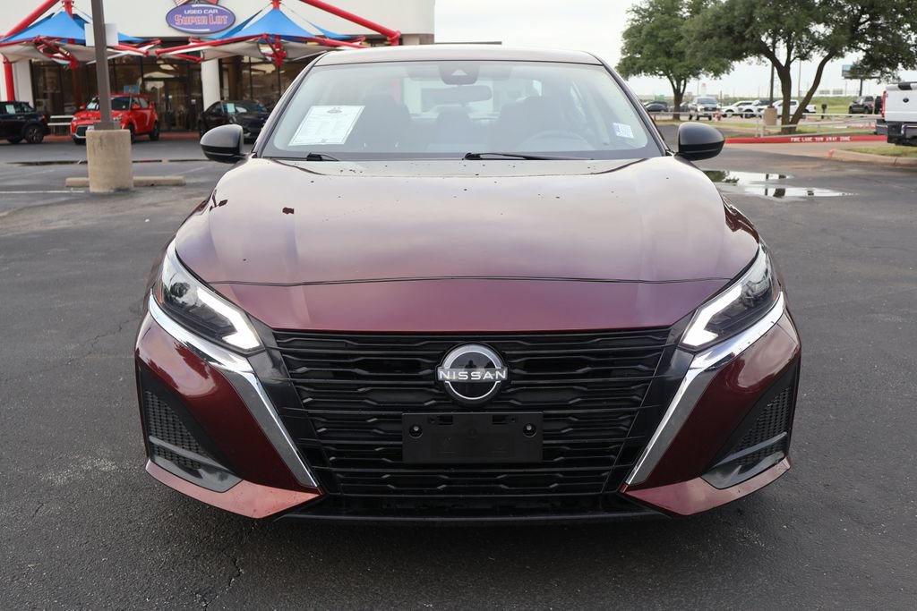 Used 2025 Nissan Altima 2.5 SV FWD image 8