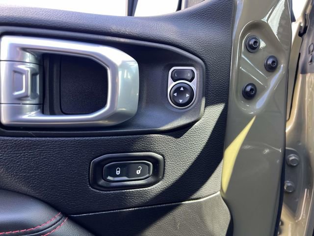 Used 2025 Jeep Wrangler Rubicon w/ Convenience Group image 13