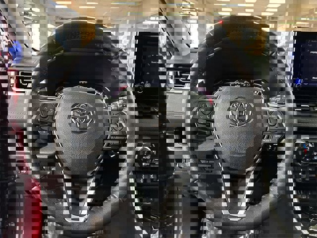 Used 2023 Toyota RAV4 XLE Premium image 6