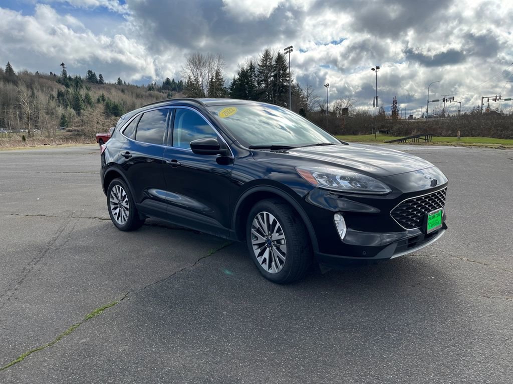 Certified 2022 Ford Escape Titanium image 10