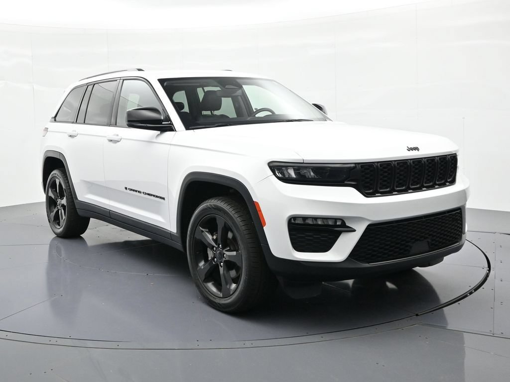 Used 2023 Jeep Grand Cherokee Limited w/ Black Appearance Package AWD/4WD image 8