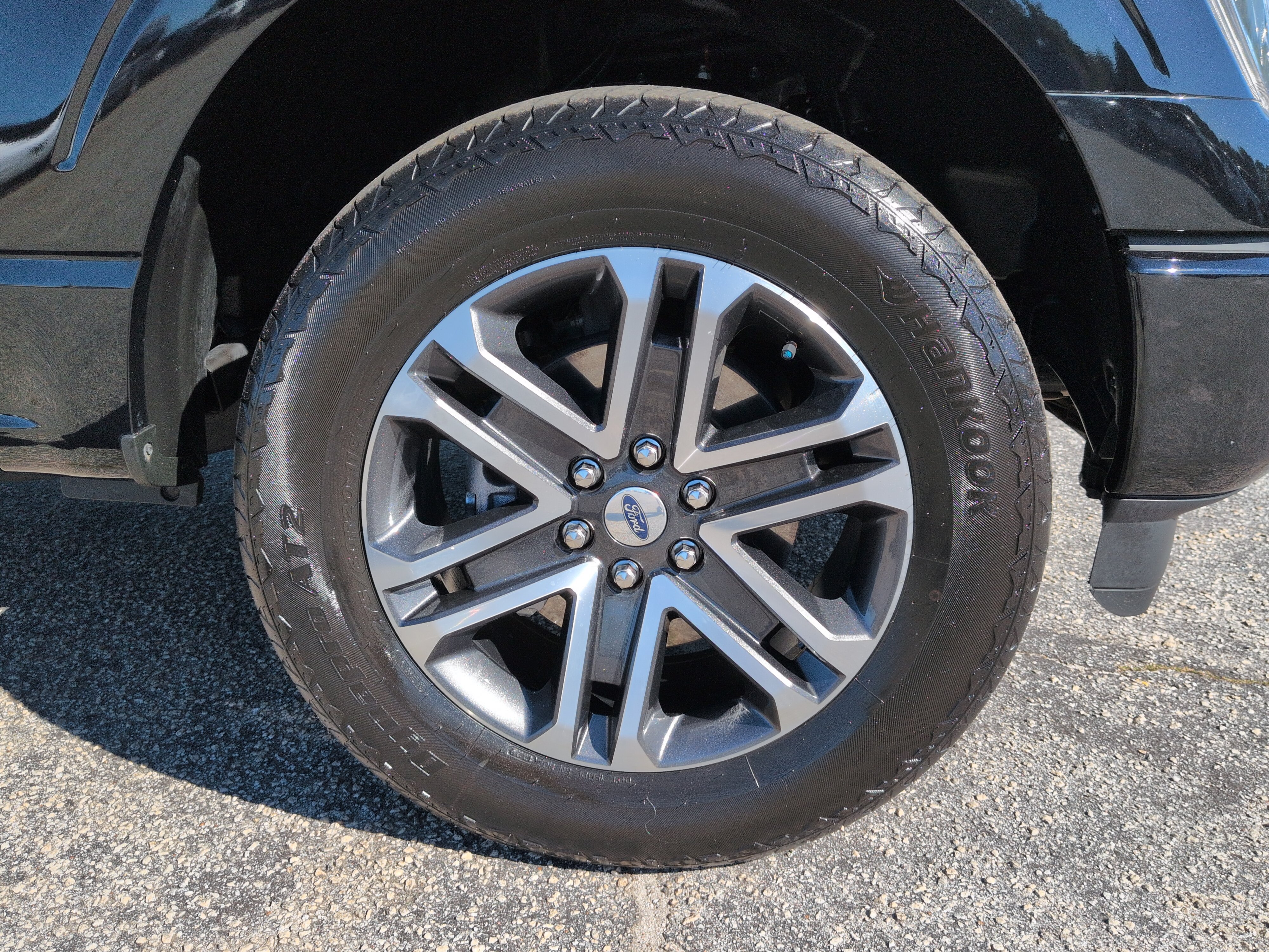 Certified 2022 Ford F150 XL w/ STX Appearance Package AWD/4WD image 9
