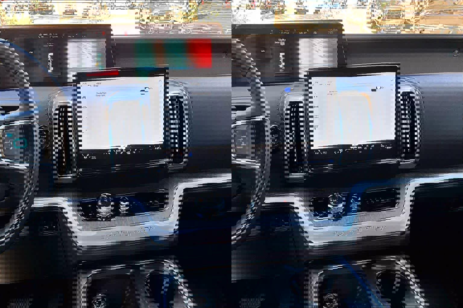 Certified 2025 Ford Expedition Platinum w/ Platinum Ultimate Package image 8