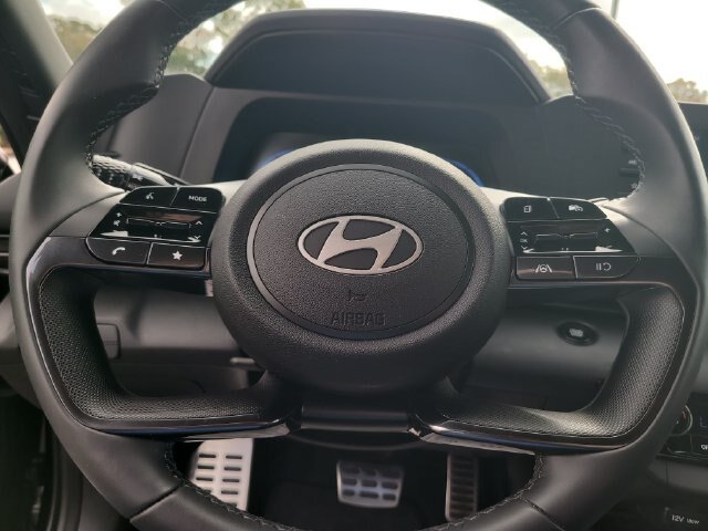 Used 2025 Hyundai Elantra Sport FWD image 12