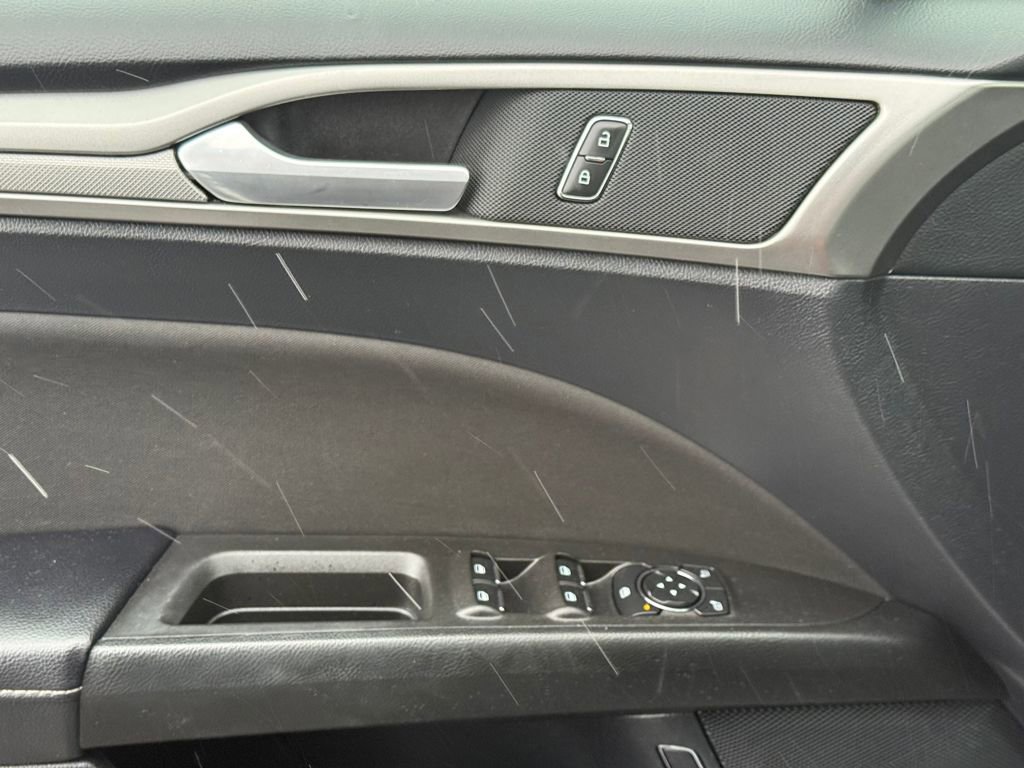 Certified 2020 Ford Fusion SE image 22