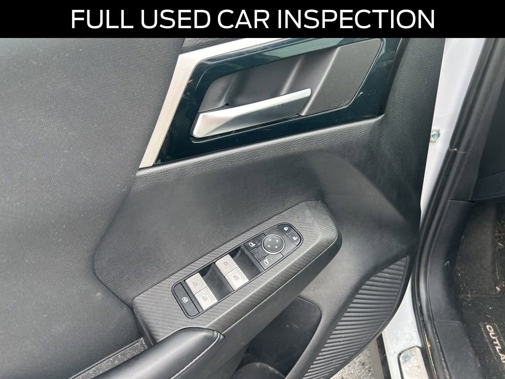 Used 2022 Mitsubishi Outlander ES AWD/4WD image 6