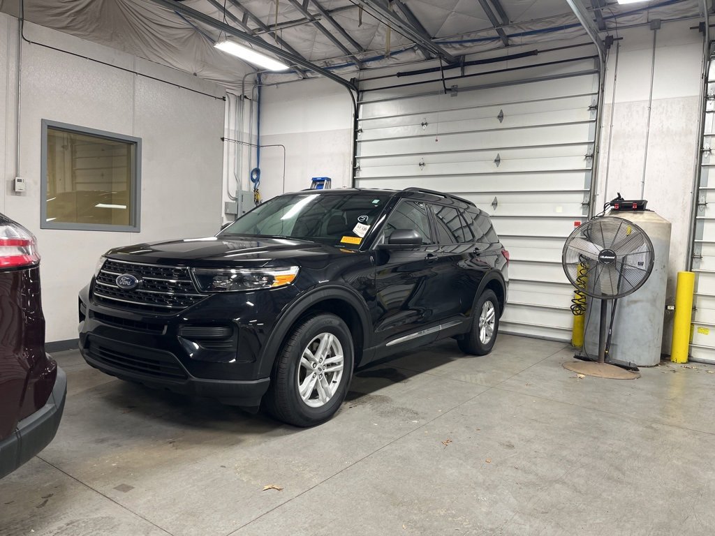 Certified 2023 Ford Explorer XLT image 1