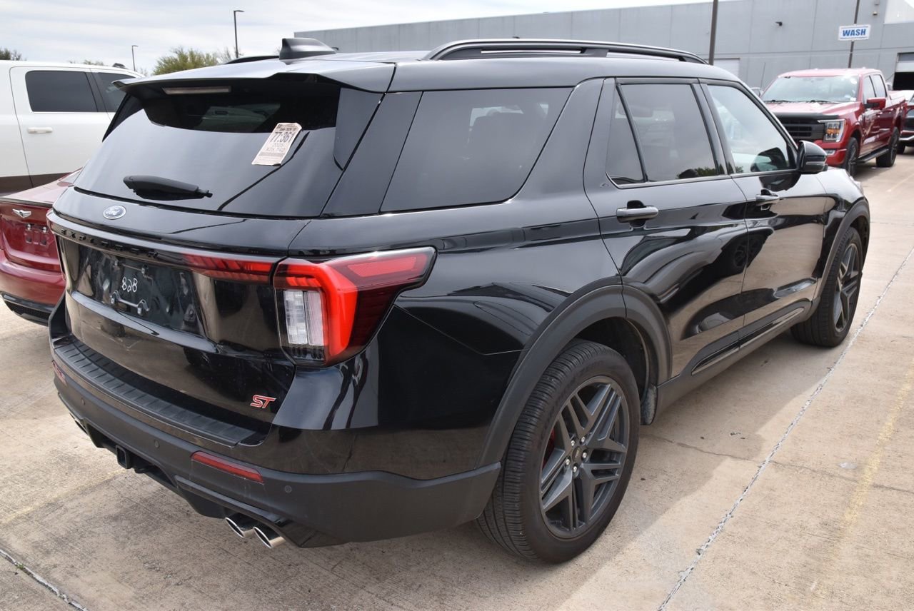 Certified 2025 Ford Explorer ST image 5