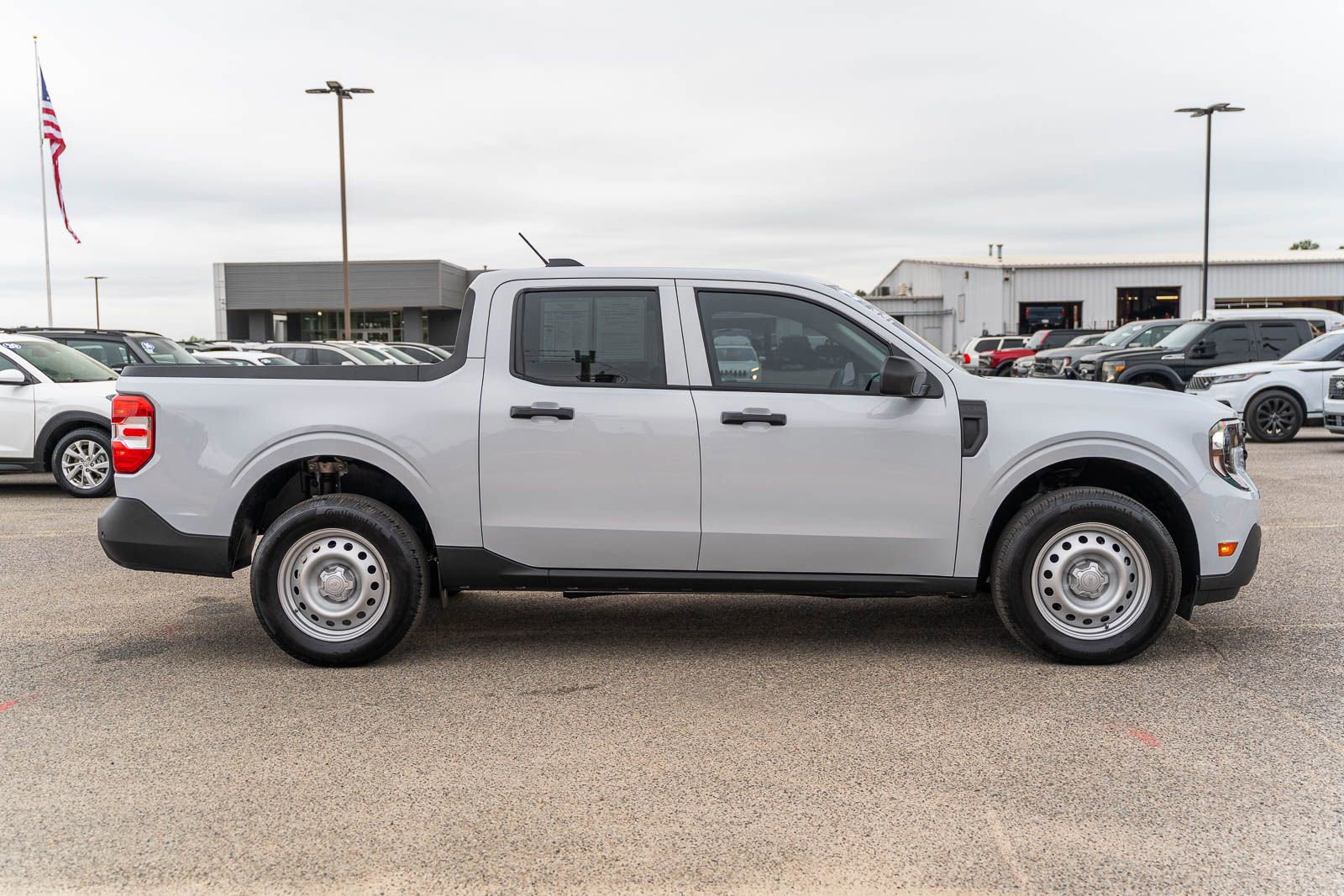 Certified 2025 Ford Maverick XL w/ Equipment Group 102A image 6