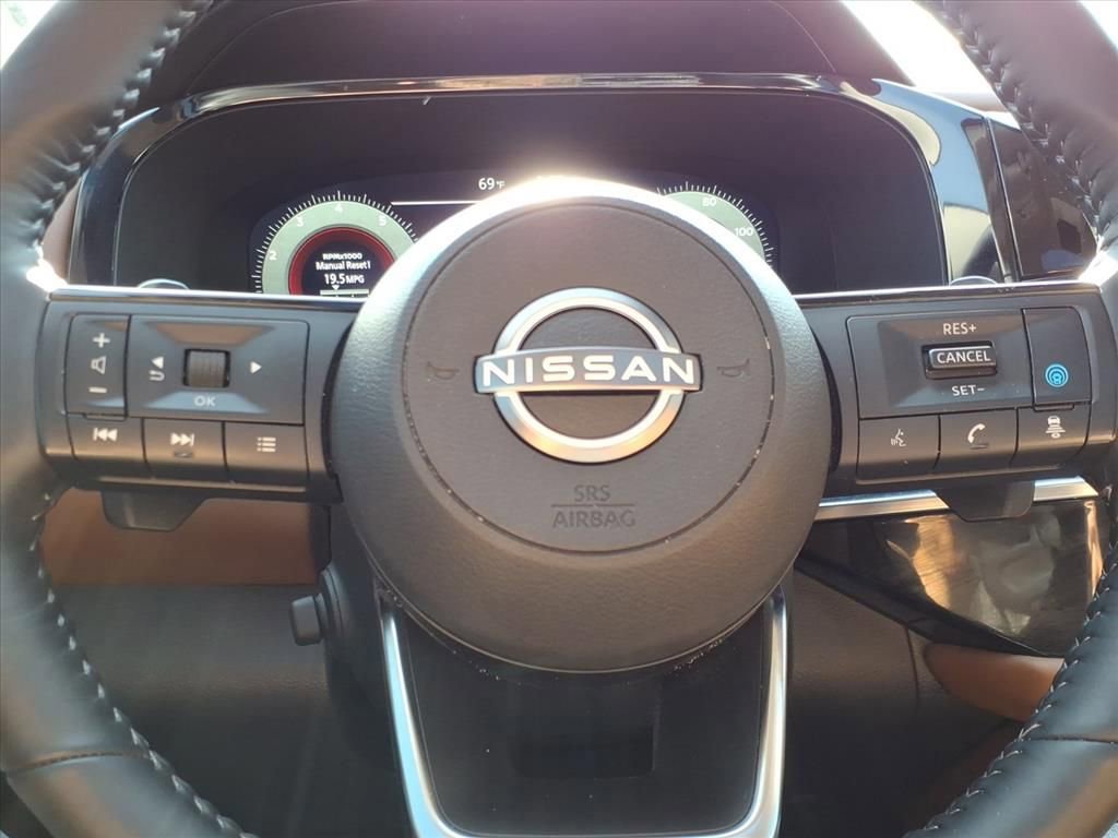 Used 2023 Nissan Pathfinder Platinum image 26