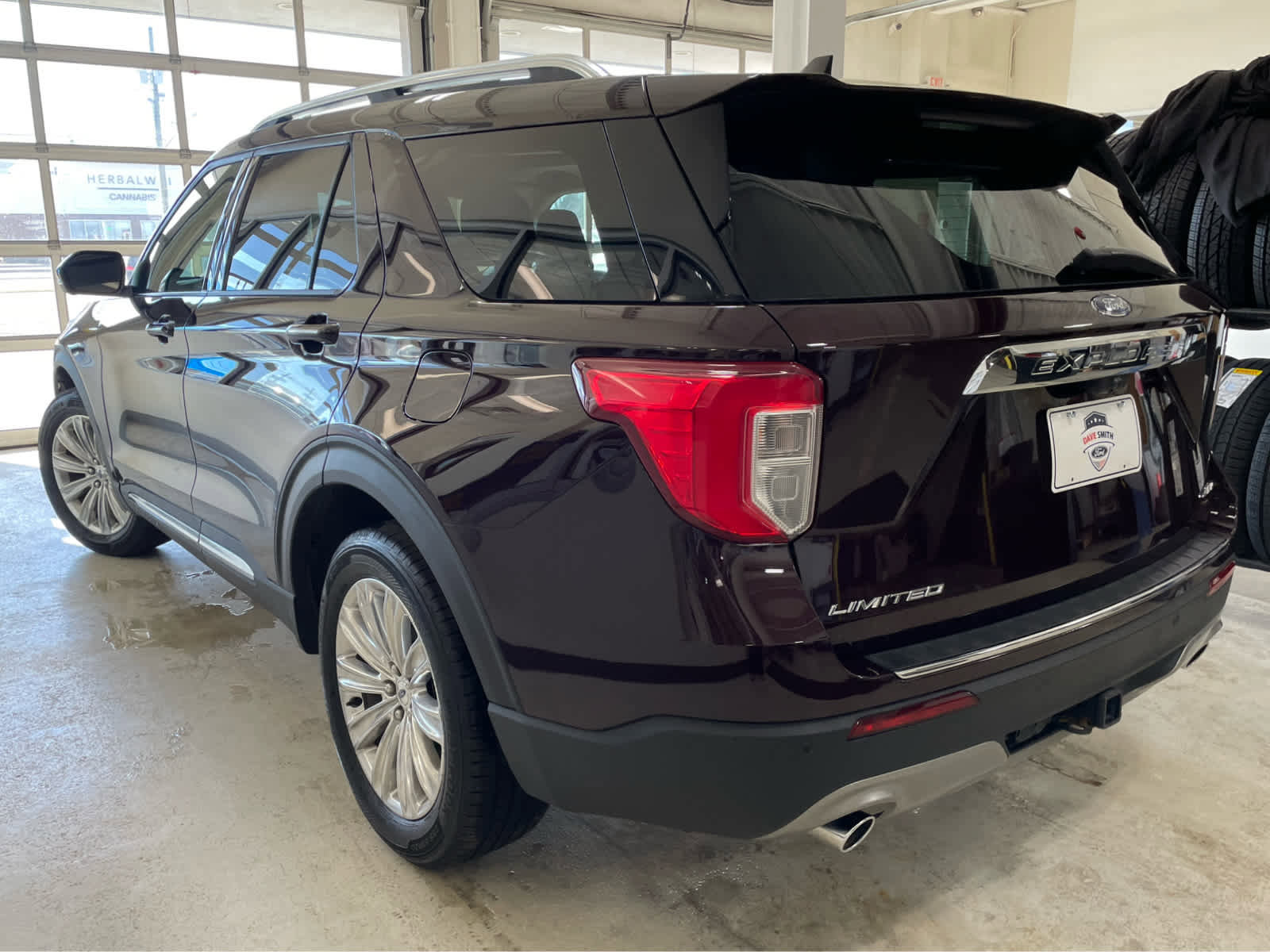 Certified 2022 Ford Explorer Limited w/ Equipment Group 301A AWD/4WD image 6