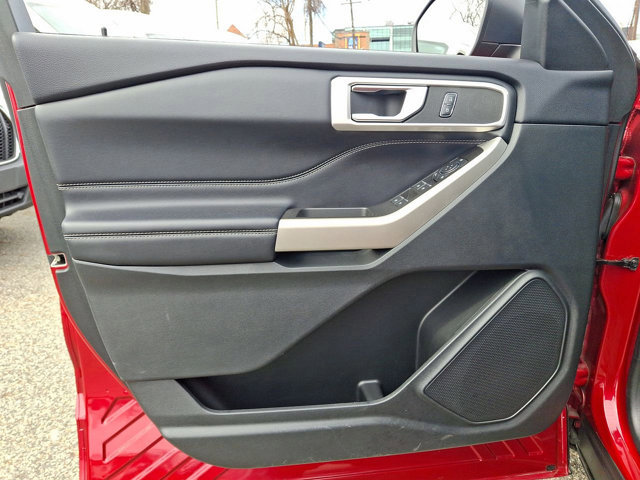 Certified 2022 Ford Explorer XLT w/ Equipment Group 202A image 10