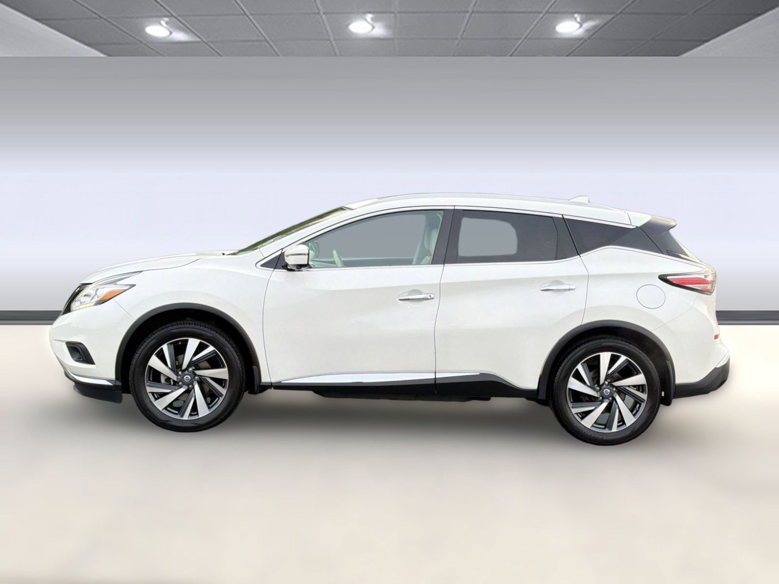 Used 2018 Nissan Murano Platinum w/ Cargo Package image 2