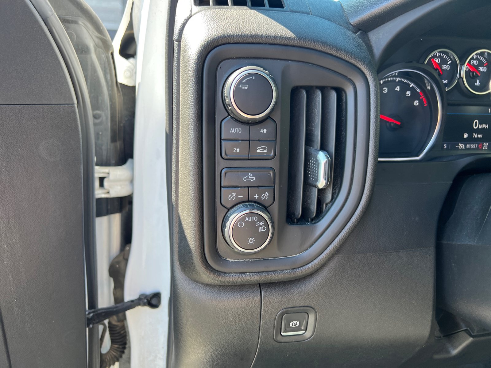 Used 2021 Chevrolet Silverado 1500 Custom w/ Safety Confidence Package AWD/4WD image 12