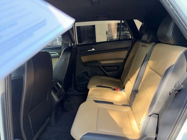 Used 2022 Volkswagen Atlas Cross Sport SE FWD image 20