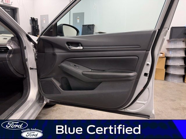 Used 2025 Nissan Altima 2.5 SV FWD image 25