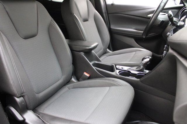 Used 2023 Buick Encore GX Preferred w/ Cold Weather Comfort Package FWD image 4