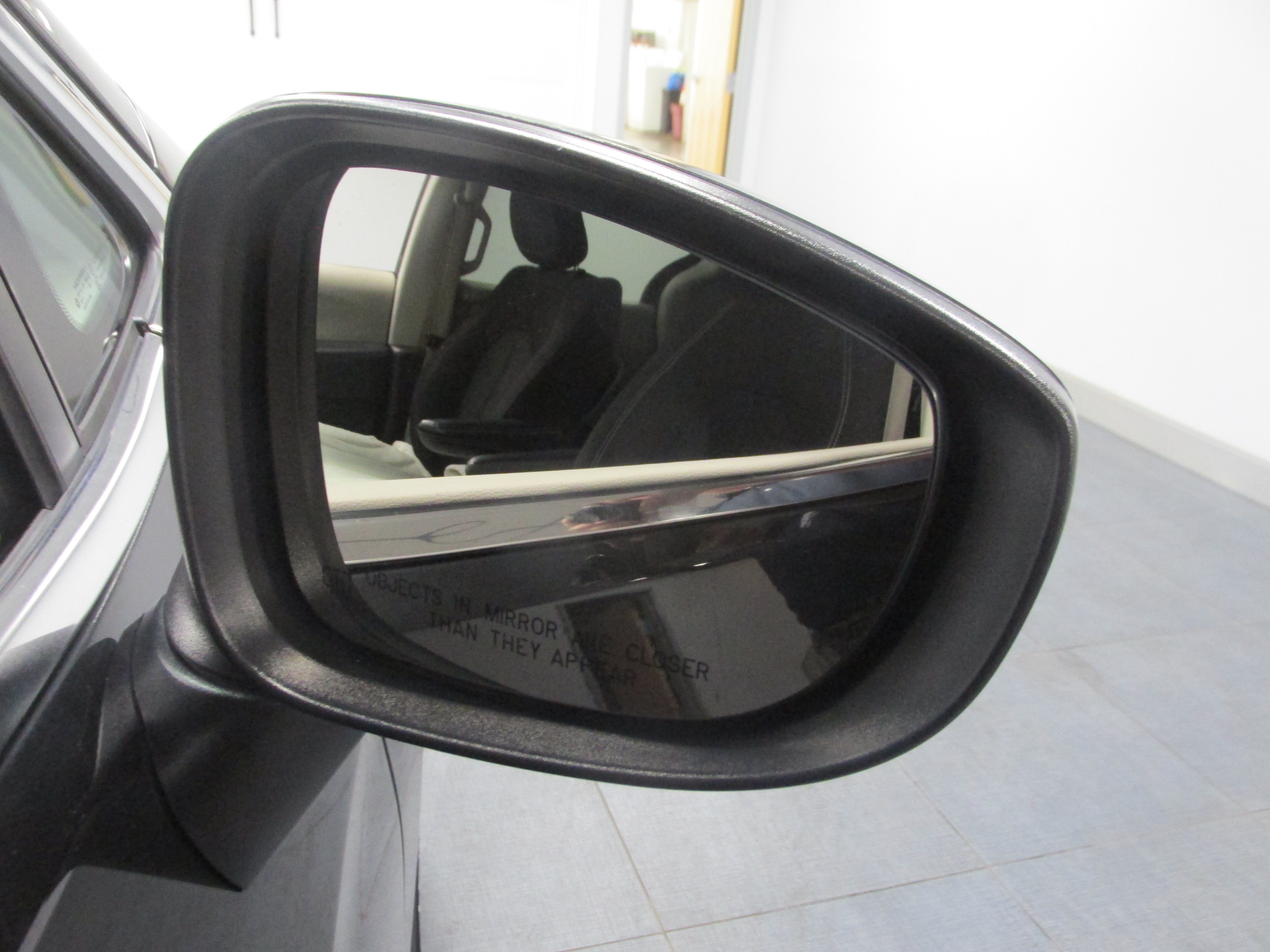 Used 2023 Chrysler Voyager LX FWD image 17