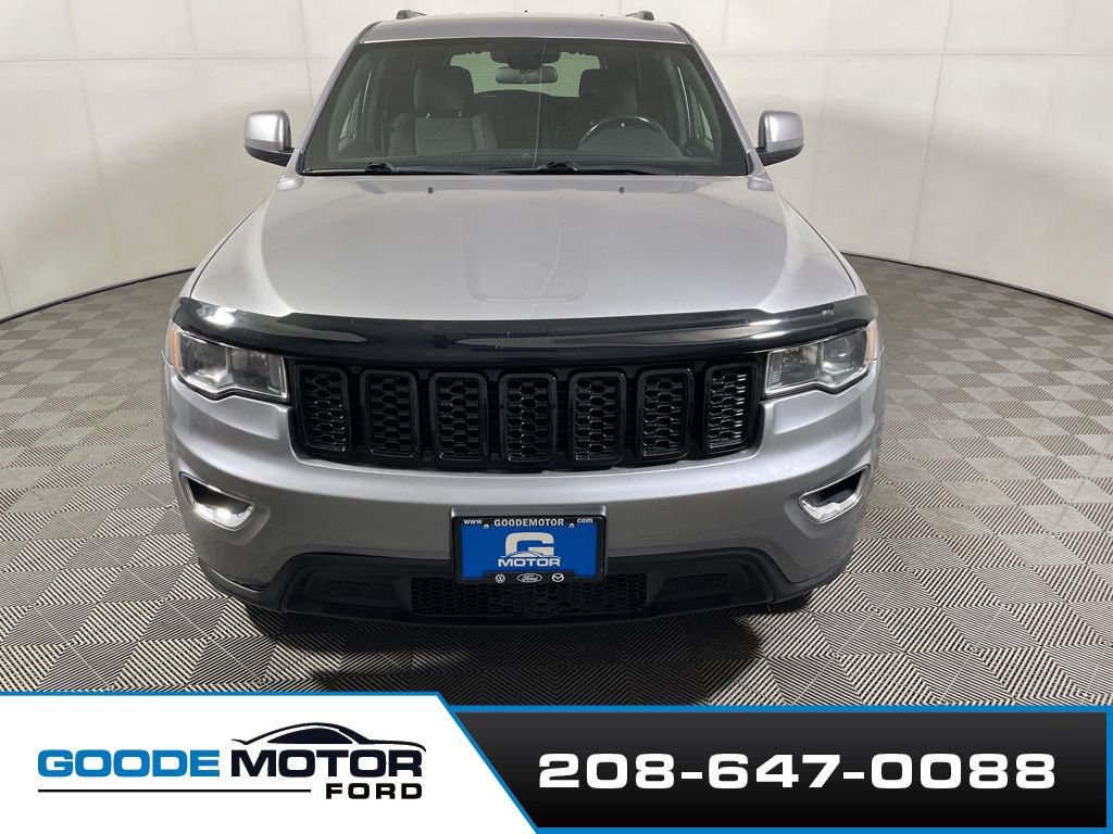 Used 2021 Jeep Grand Cherokee Laredo AWD/4WD image 3