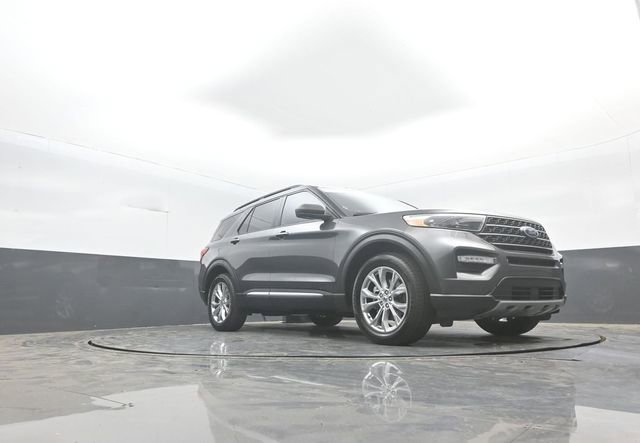 Certified 2020 Ford Explorer XLT w/ Equipment Group 202A AWD/4WD image 32