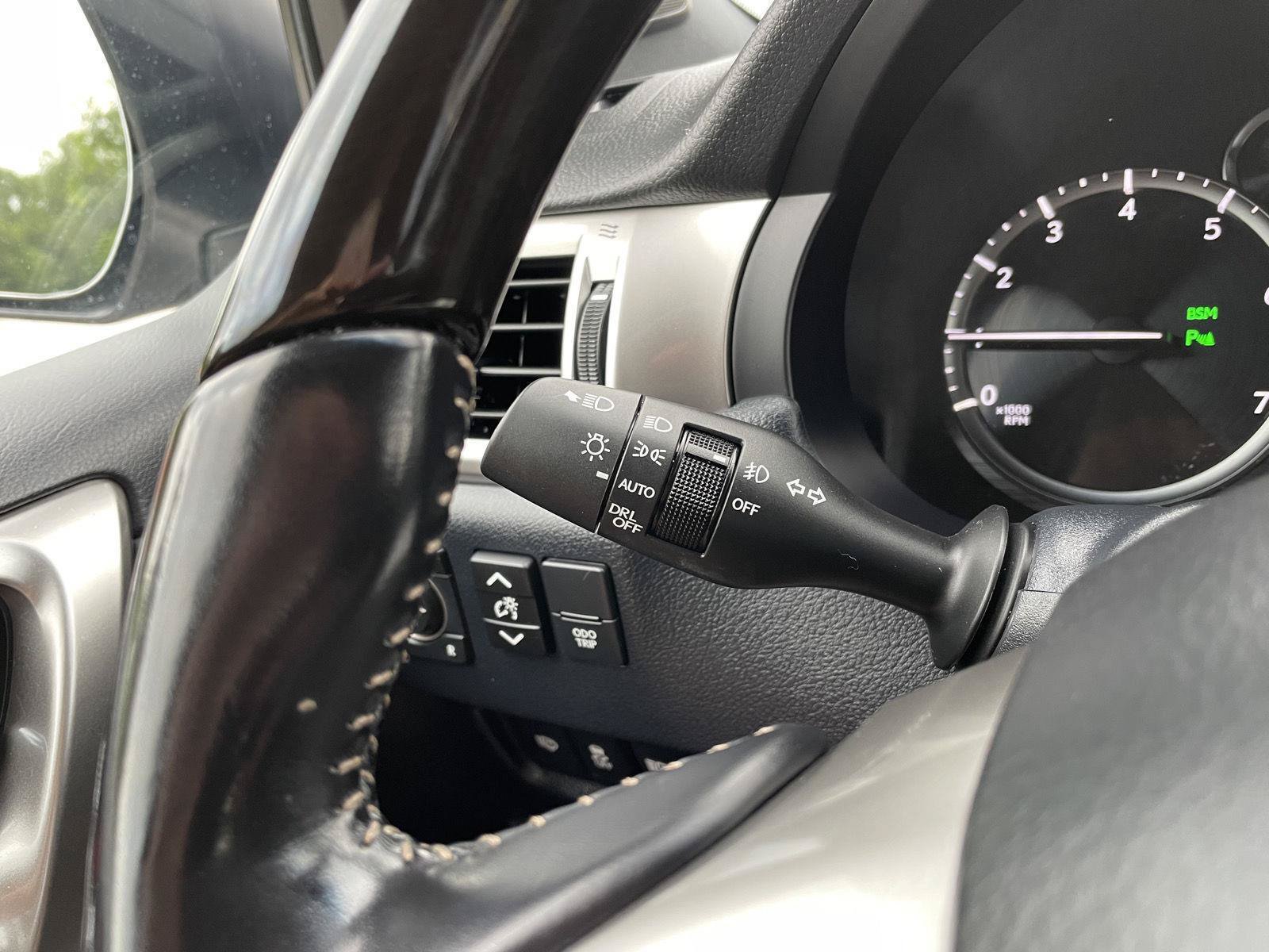 Used 2022 Lexus GX 460 Premium w/ Accessory Package AWD/4WD image 16