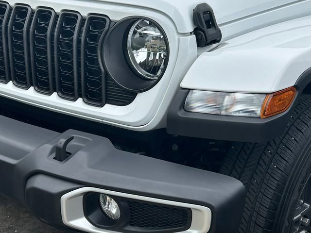 Used 2024 Jeep Gladiator Sport image 23