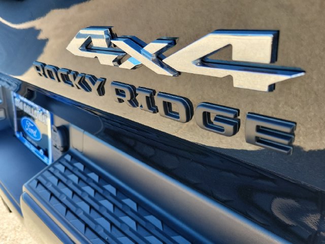 Used 2024 RAM 1500 Laramie AWD/4WD image 7