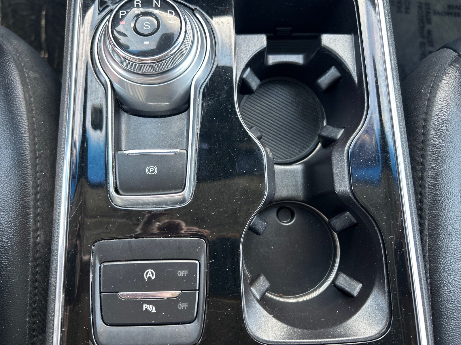 Certified 2020 Ford Edge Titanium AWD/4WD image 30