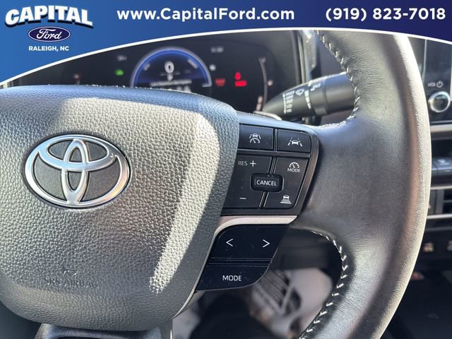 Used 2025 Toyota Camry SE image 22