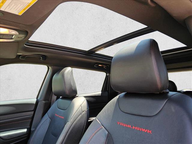 Used 2023 Jeep Compass Trailhawk w/ Sun and Sound Group AWD/4WD image 15