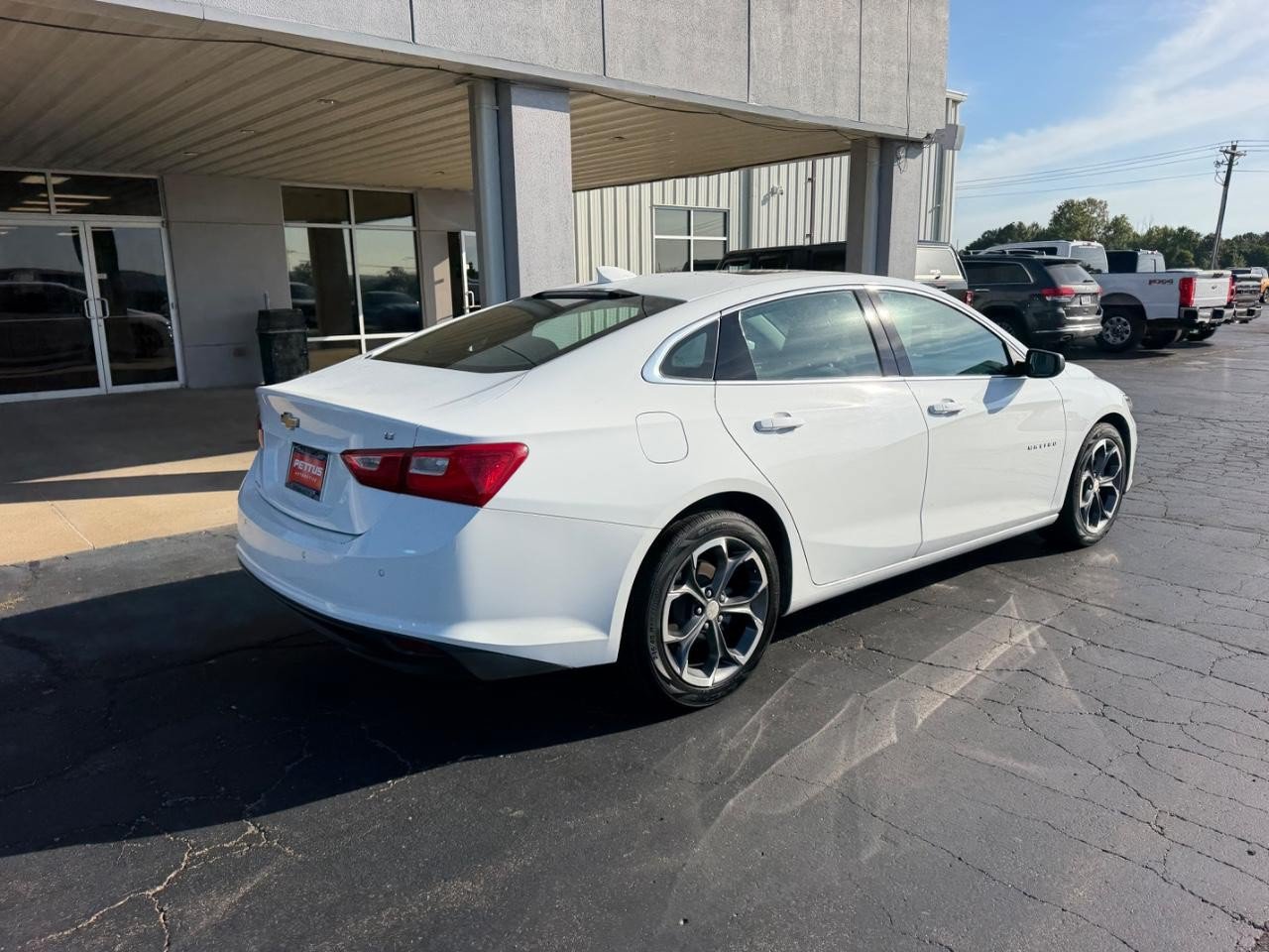Used 2024 Chevrolet Malibu LT FWD image 3