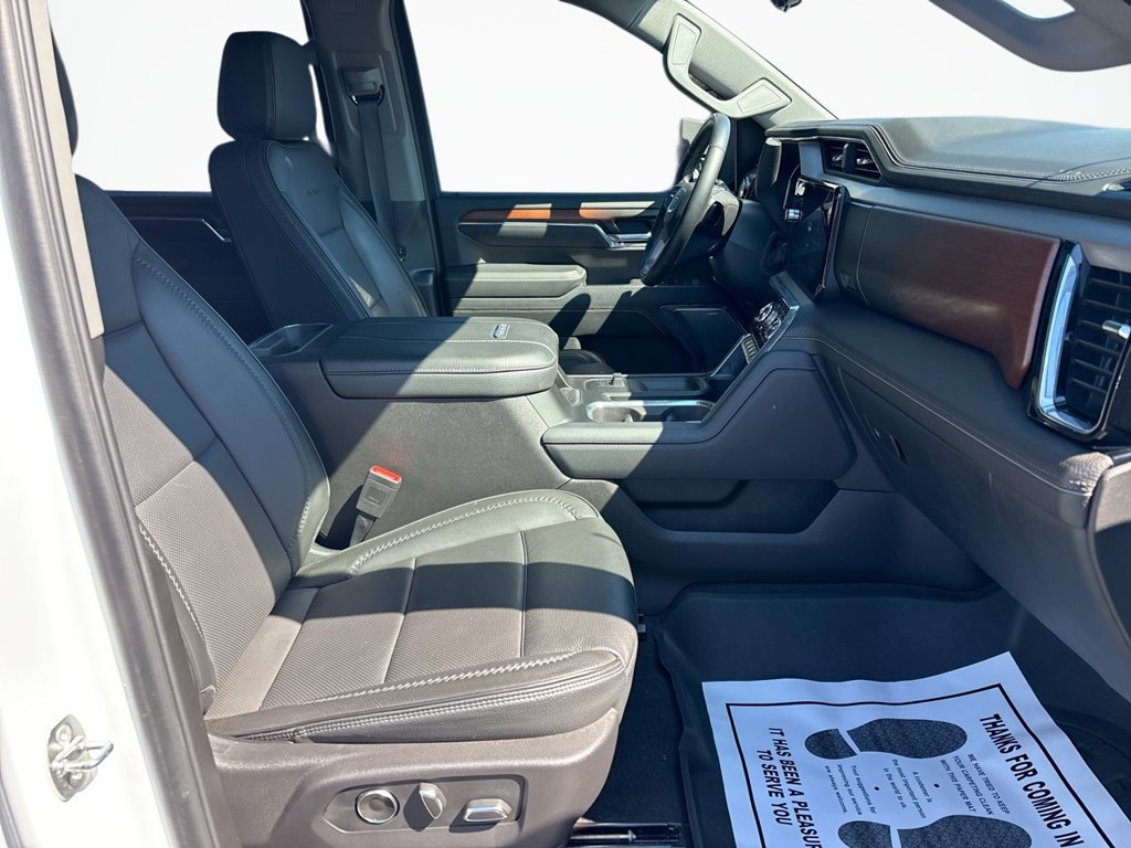 Used 2024 GMC Sierra 3500 Denali w/ Technology Package AWD/4WD image 14