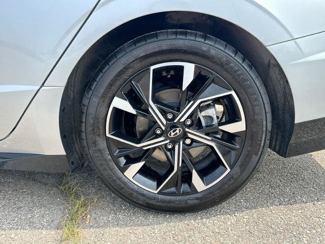 Used 2024 Hyundai Sonata SEL AWD/4WD image 13