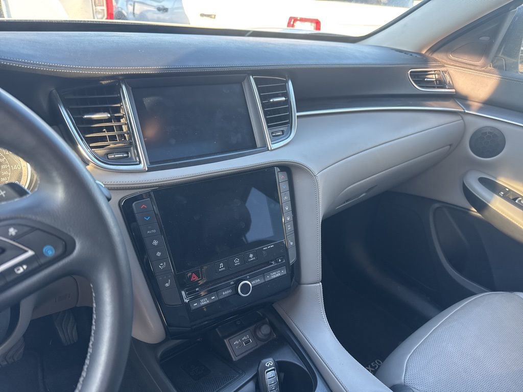 Used 2024 INFINITI QX50 Luxe image 15