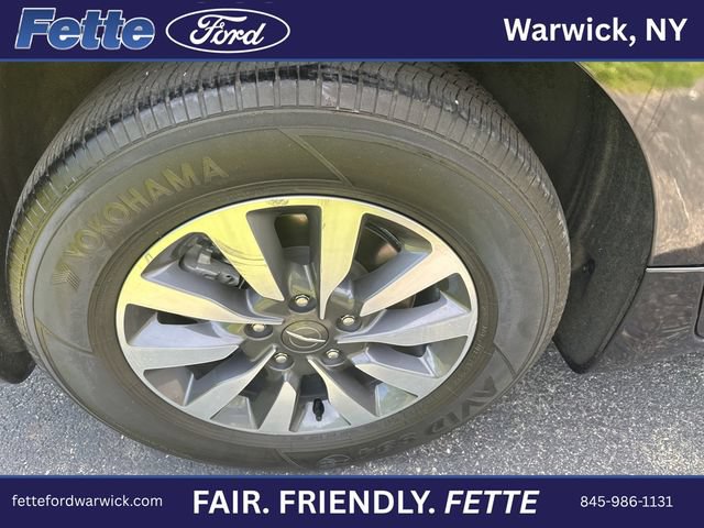 Used 2023 Chrysler Pacifica Limited FWD image 7