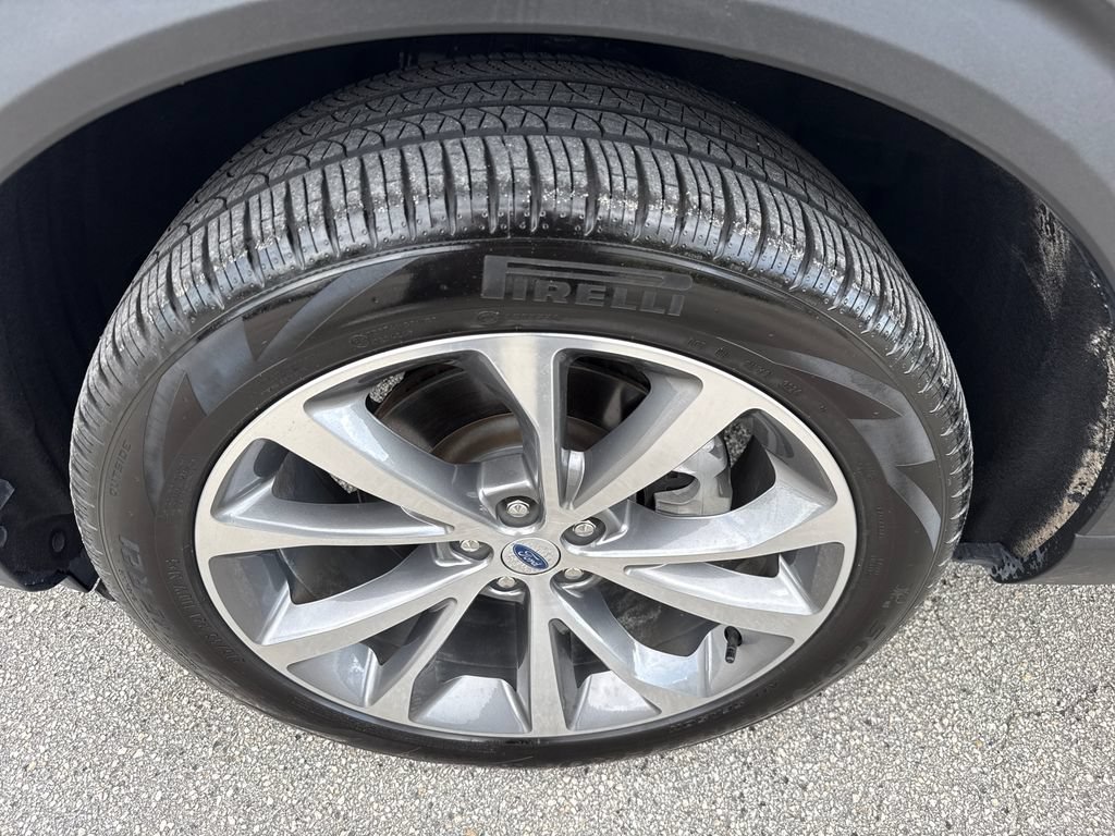 Certified 2025 Ford Explorer Platinum w/ Ultimate Package AWD/4WD image 14