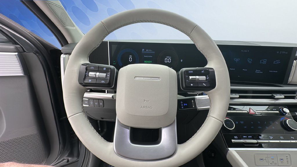 Used 2025 Hyundai Santa Fe SEL AWD/4WD image 14