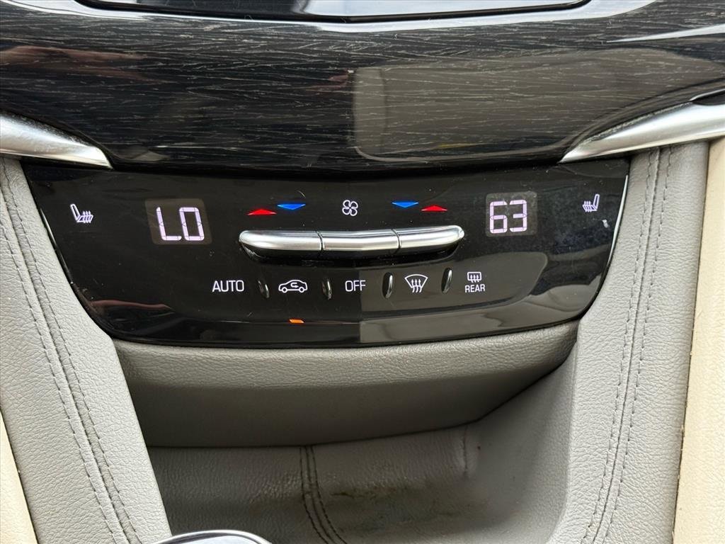 Used 2021 Cadillac XT6 Premium Luxury image 19