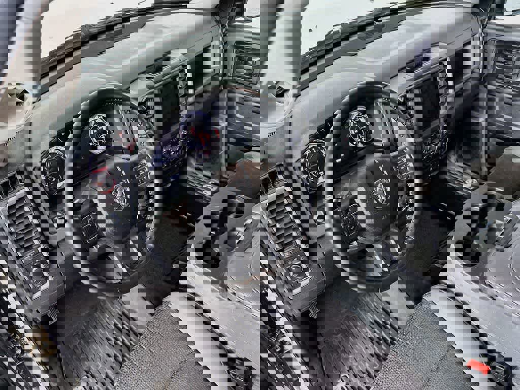 Used 2020 RAM 1500 Express w/ Wheel & Sound Group AWD/4WD image 9