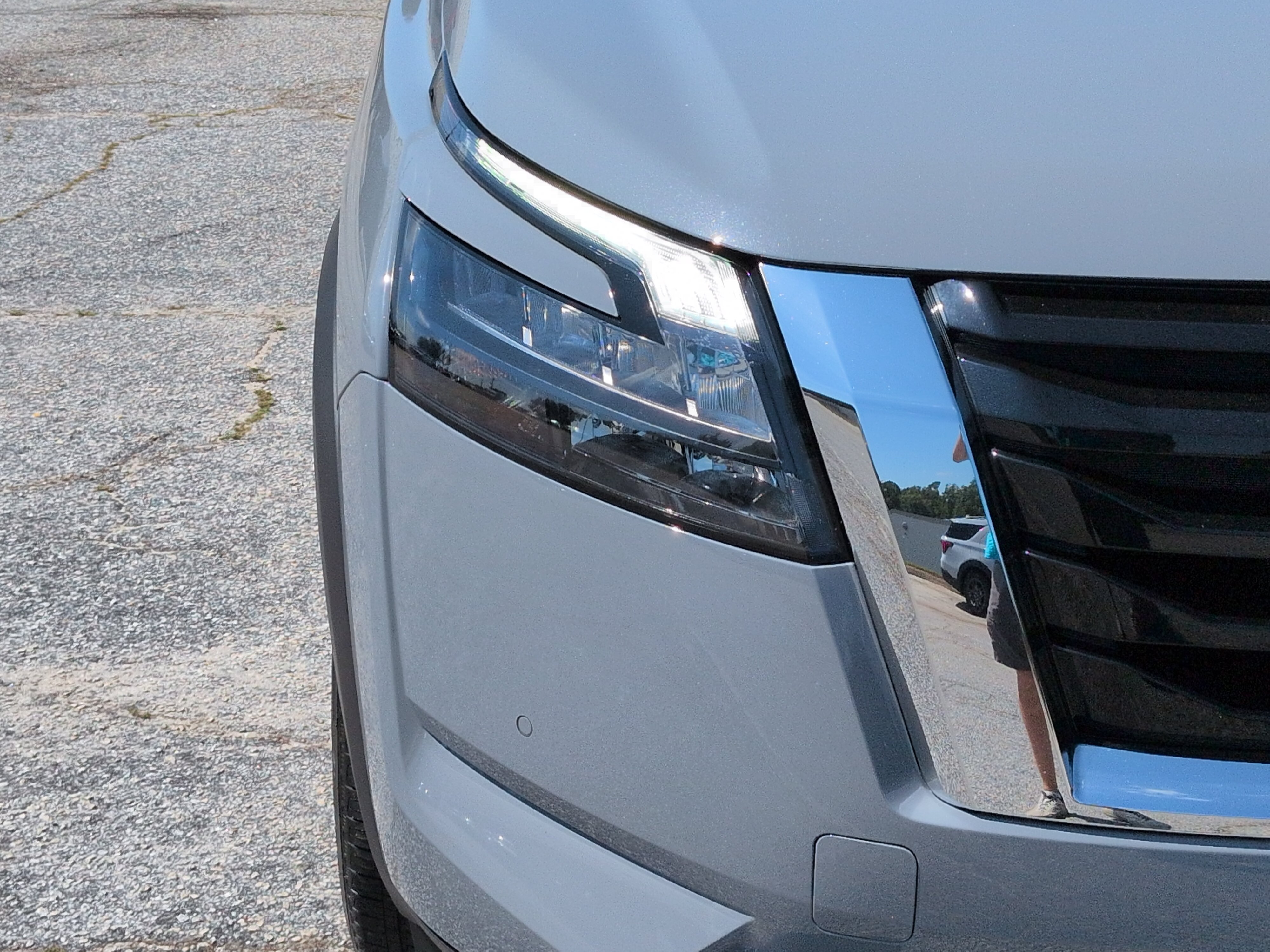 Used 2025 Nissan Pathfinder Platinum FWD image 8