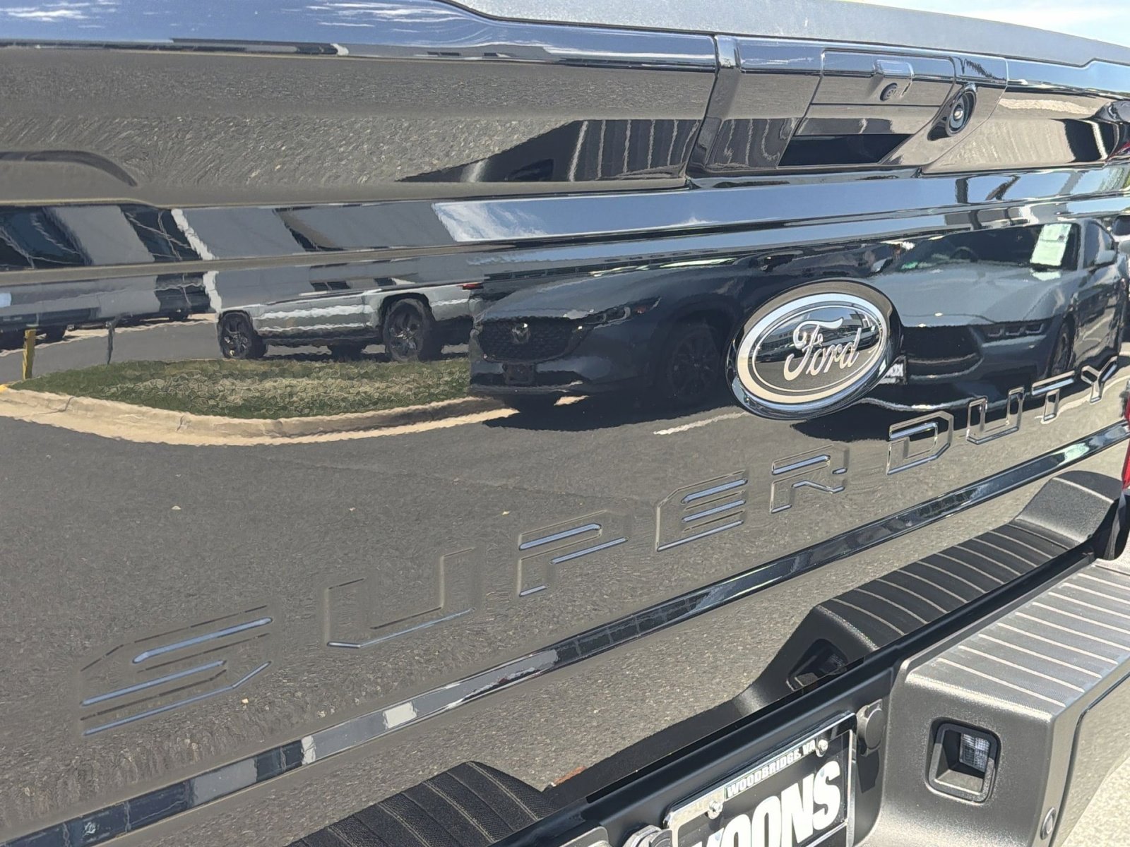 Certified 2025 Ford F250 Lariat w/ Black Appearance Package AWD/4WD image 21