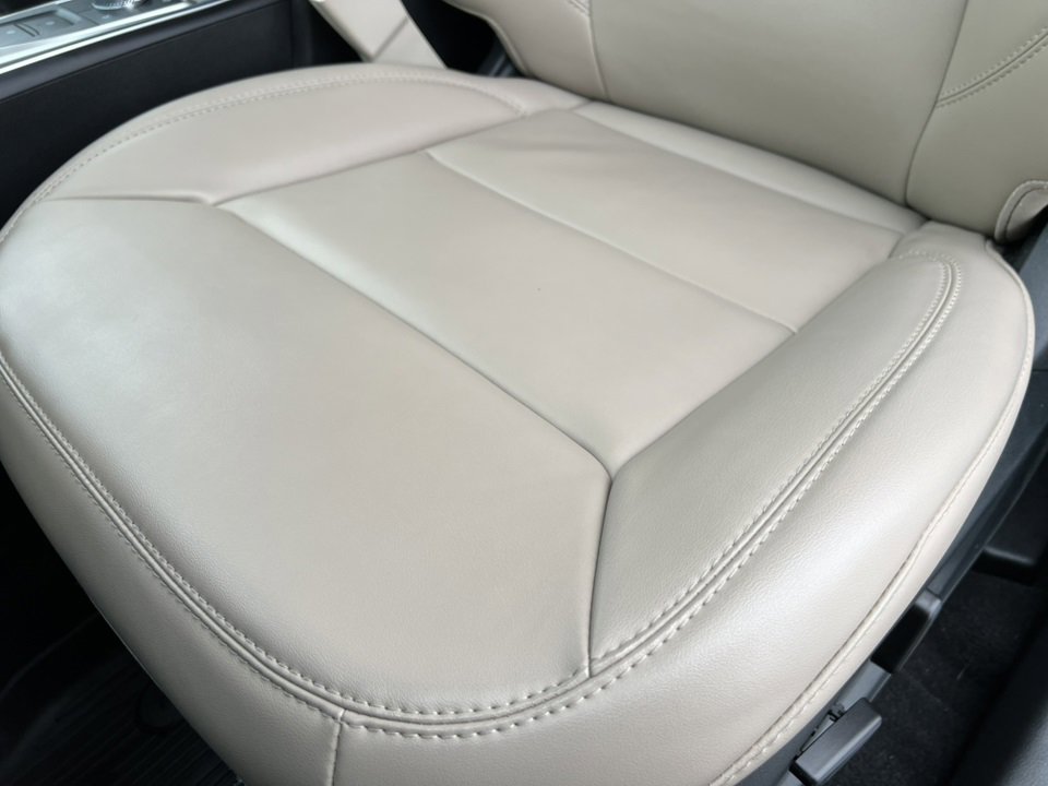 Certified 2023 Ford Explorer XLT w/ Equipment Group 202A image 13