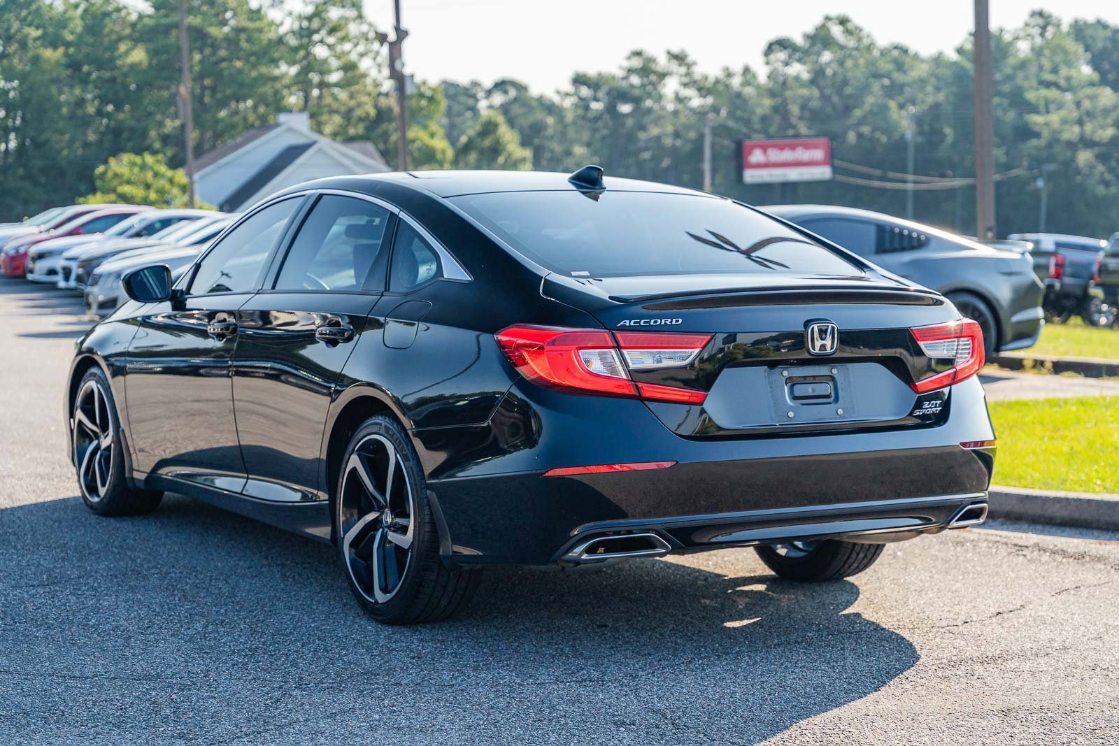 Used 2022 Honda Accord Sport image 3