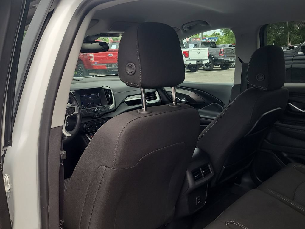 Used 2024 GMC Terrain SLE AWD/4WD image 10
