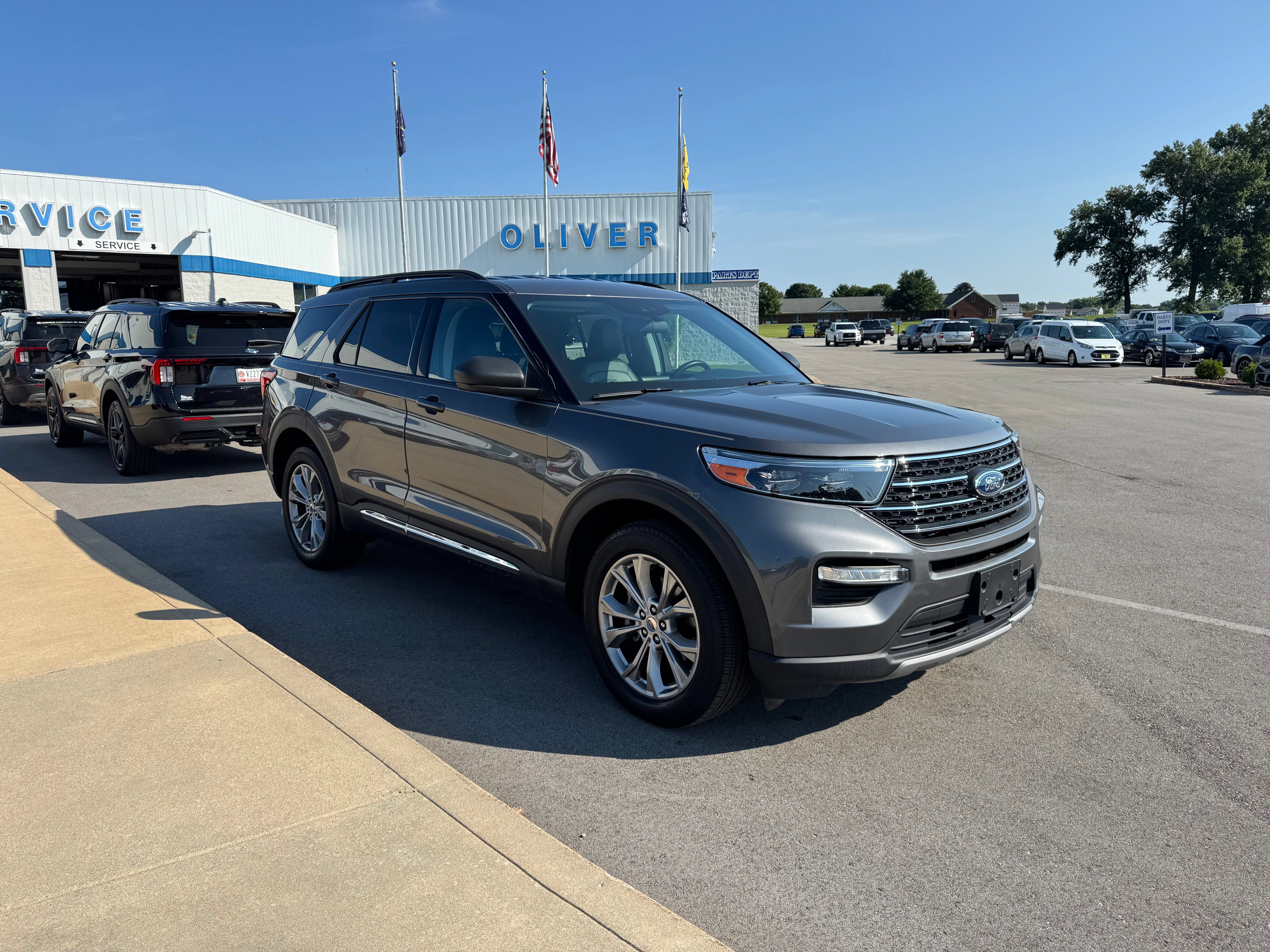 Certified 2023 Ford Explorer XLT w/ Equipment Group 202A AWD/4WD image 1