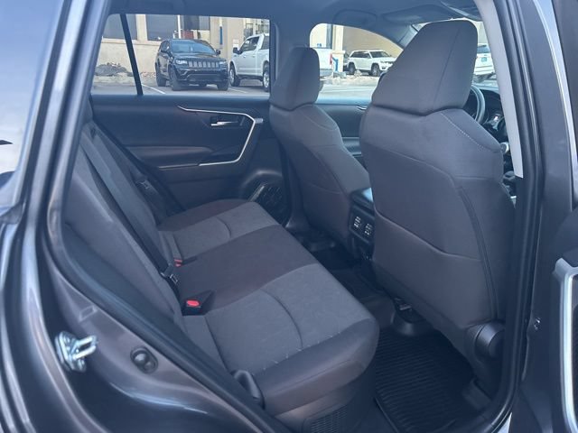 Used 2021 Toyota RAV4 XLE AWD/4WD image 18