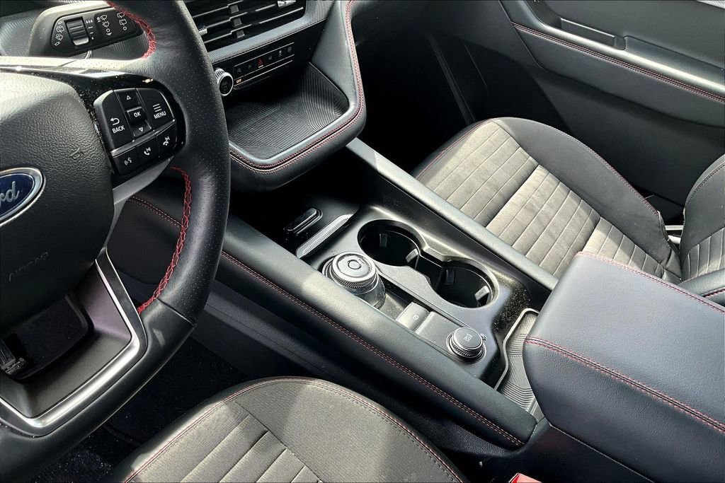 Certified 2025 Ford Explorer ST-Line w/ ST-Line Street Pack image 11