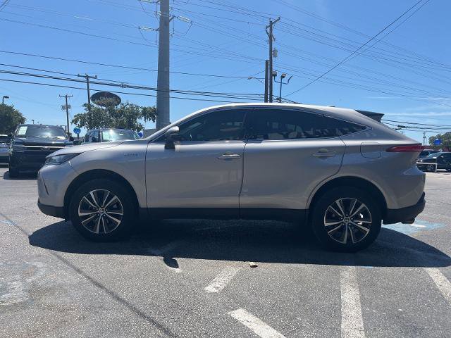 Used 2021 Toyota Venza LE AWD/4WD image 3