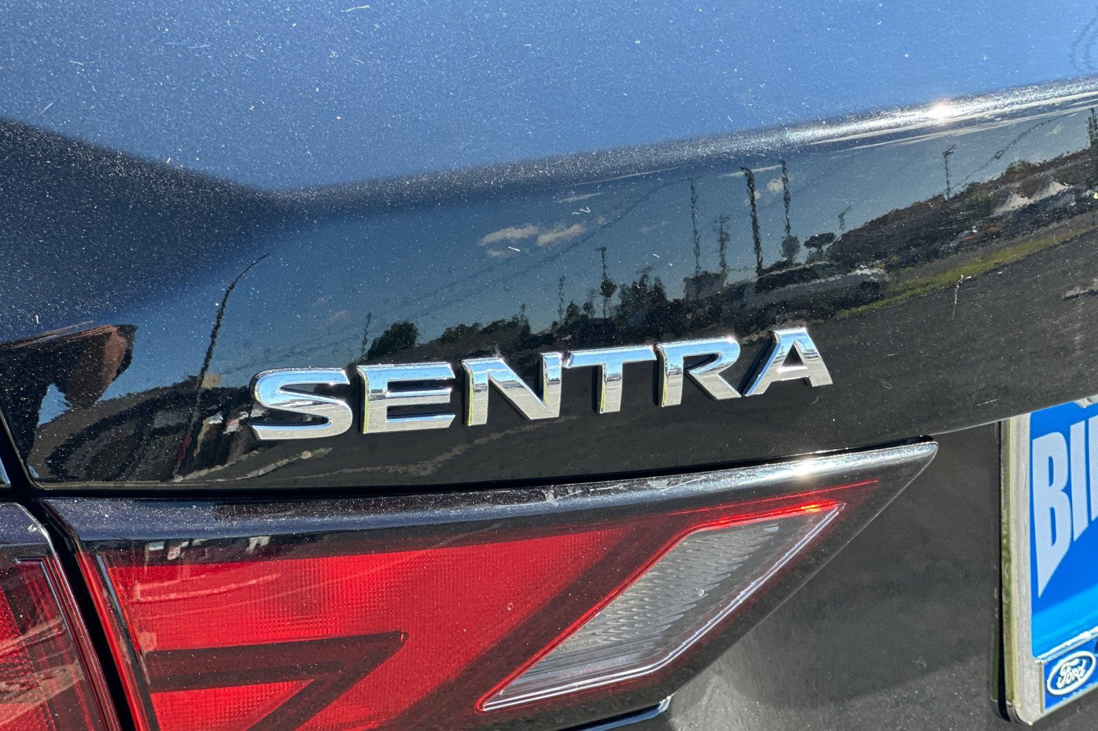 Used 2025 Nissan Sentra SV FWD image 24
