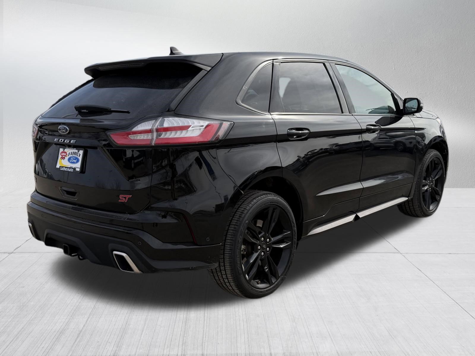 Certified 2022 Ford Edge ST w/ Equipment Group 401A image 5